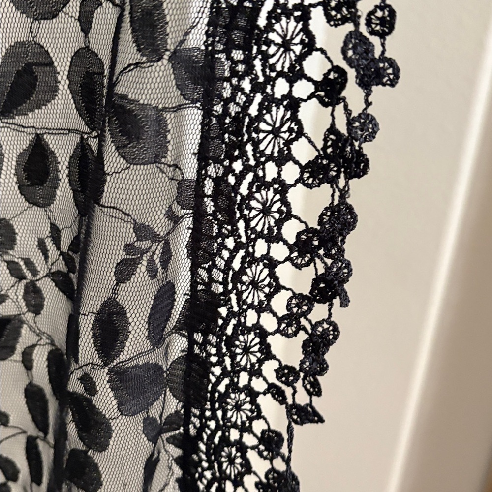 Black Lace Leaf Pattern Scarf - image 4